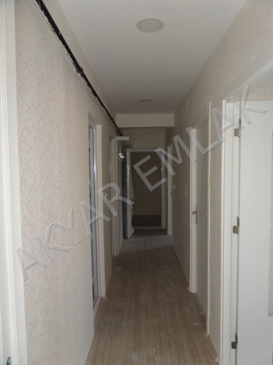 AKYAR EMLAK'DAN KARAMANLI MAH'DE 2+1 HASARSIZ FIRSAT DAİRE — 31