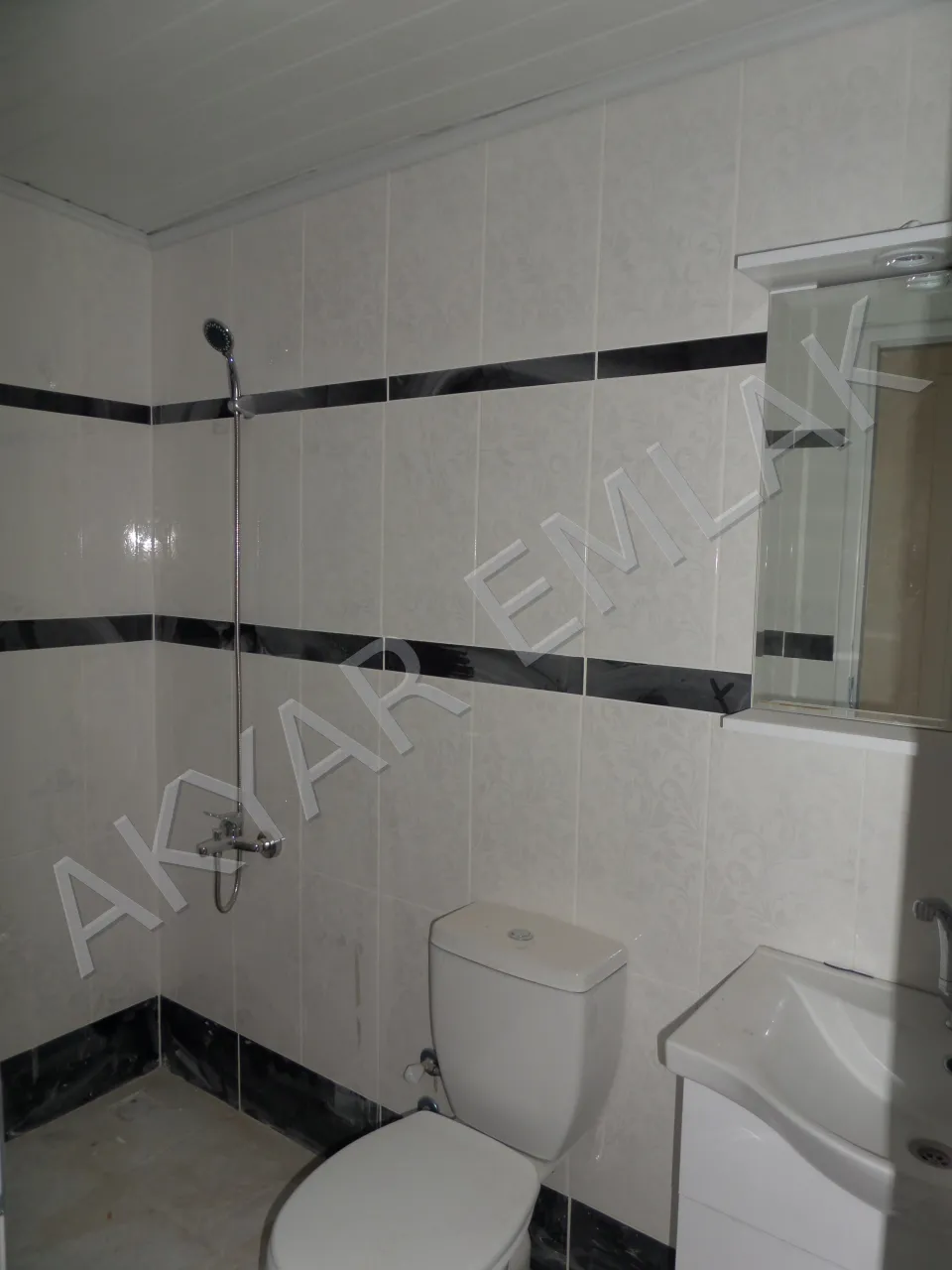 AKYAR EMLAK'DAN KARAMANLI MAH'DE 2+1 HASARSIZ FIRSAT DAİRE — 23