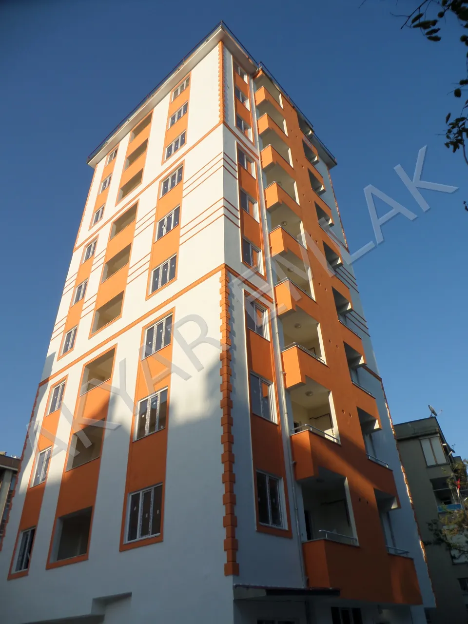 AKYAR EMLAK'DAN KARAMANLI MAH'DE 2+1 HASARSIZ FIRSAT DAİRE — 25