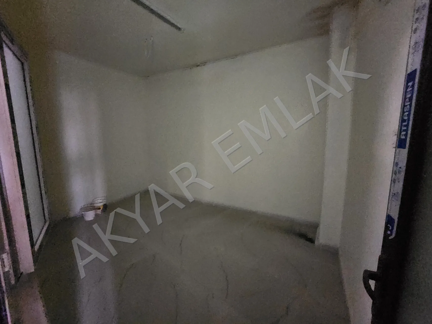 AKYAR EMLAK'DAN DURAKLI MAH. ANA CADDE ÜZERİ MÜSTAKİL EV ACİL !! — 24