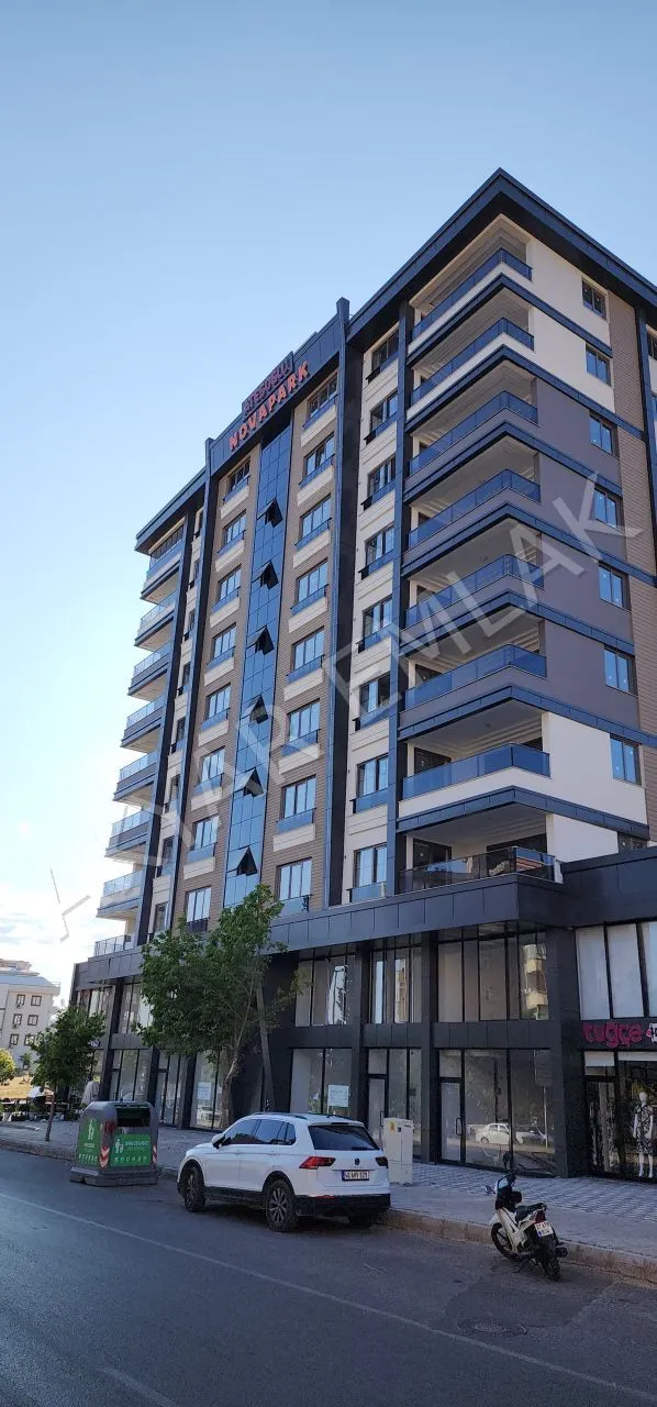 AKYAR EMLAK'dan Muhteşem Lüks 5+1 Daire ana cadde üzeri — 41