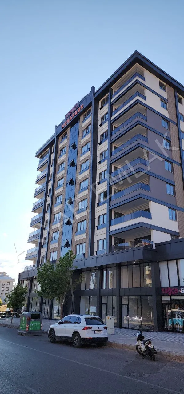 AKYAR EMLAK'dan Muhteşem Lüks 5+1 Daire ana cadde üzeri — 2