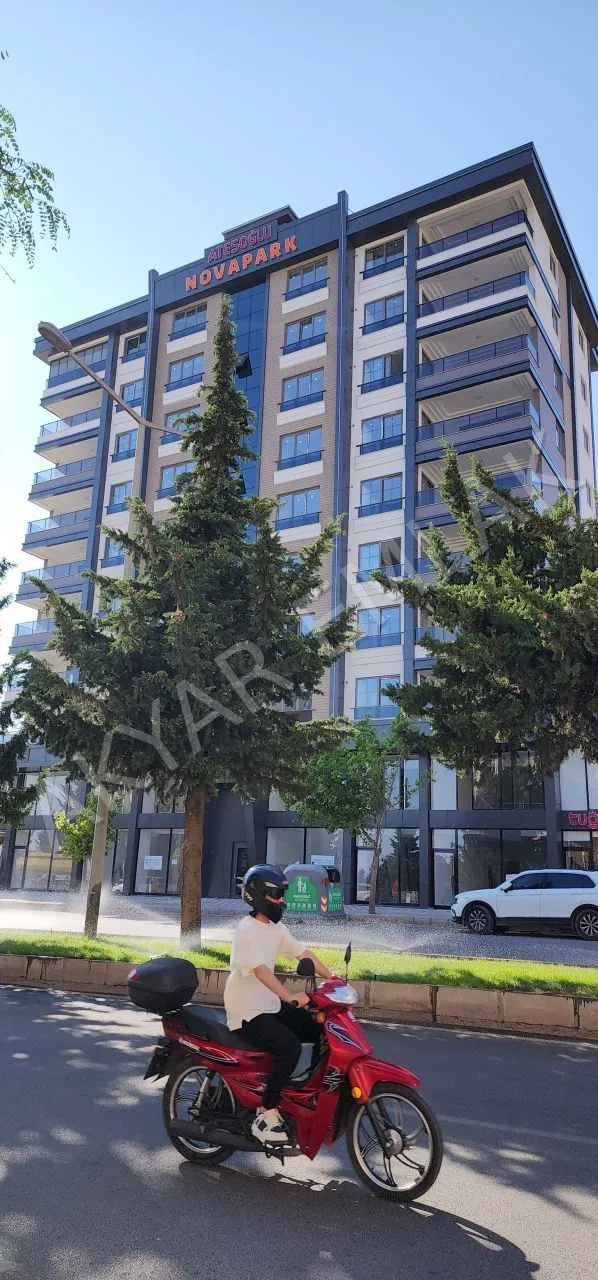 AKYAR EMLAK'dan Muhteşem Lüks 5+1 Daire ana cadde üzeri — 40