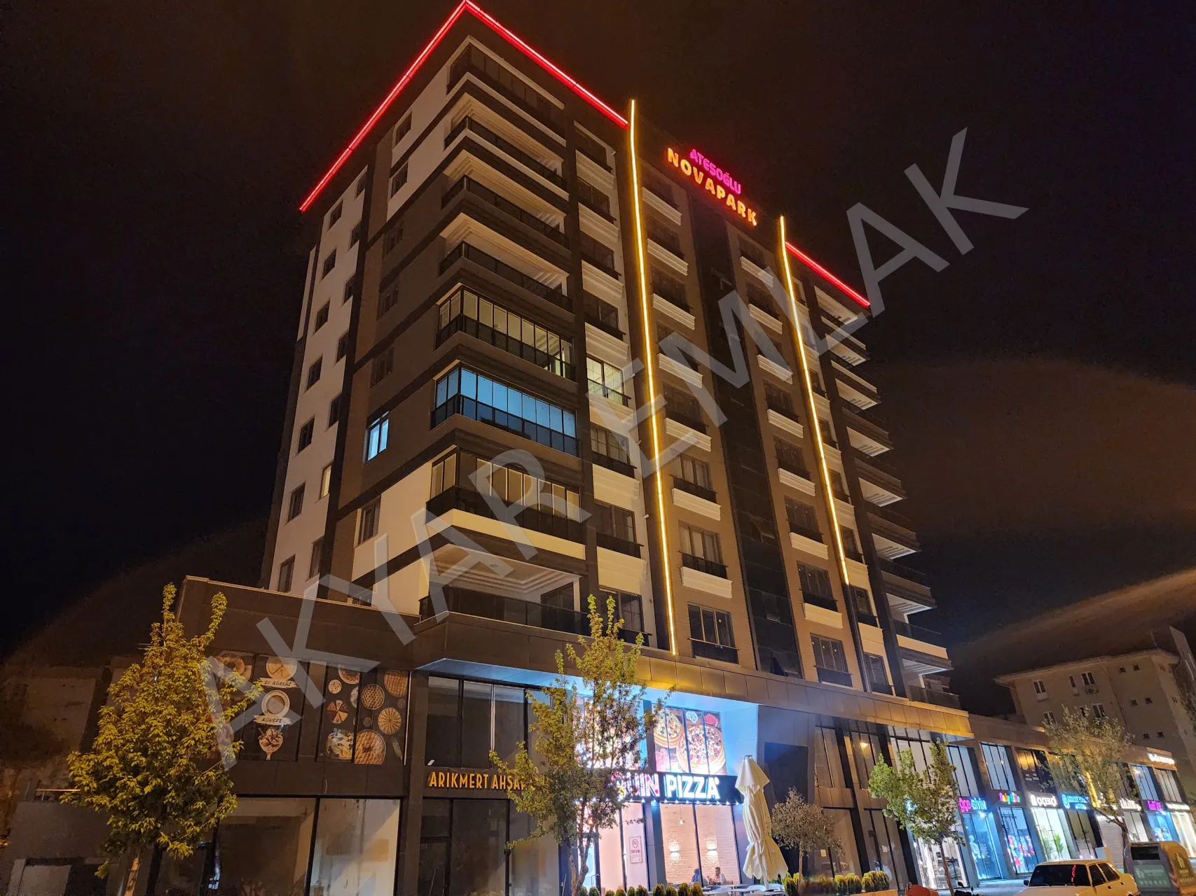 AKYAR EMLAK'dan Muhteşem Lüks 5+1 Daire ana cadde üzeri