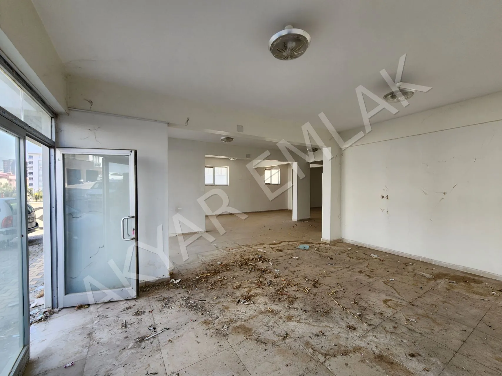 AKYAR EMLAK'Vadi Mah.Geniş Cepheli 140 M2 Satılık Dükkan — 10