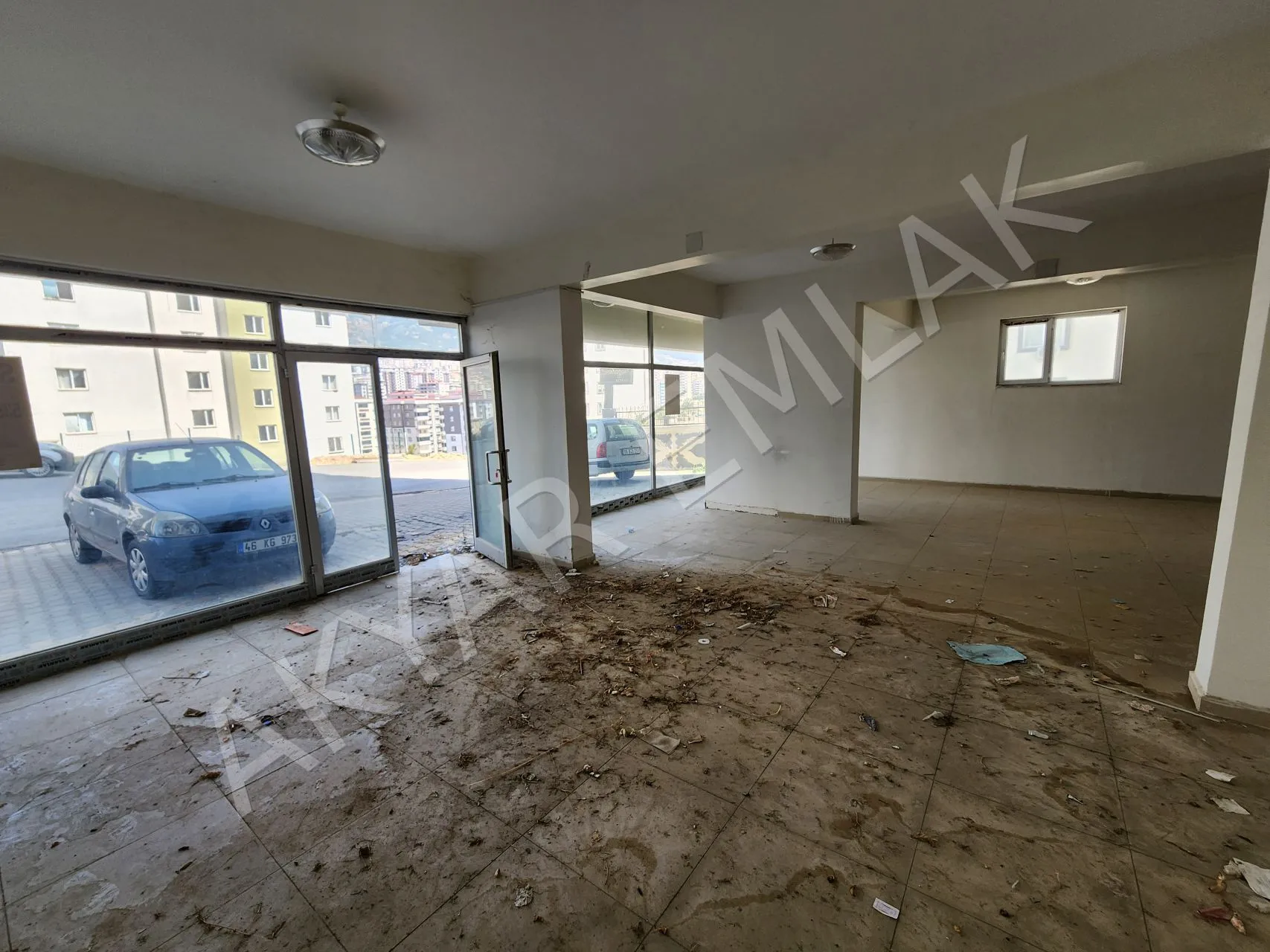 AKYAR EMLAK'Vadi Mah.Geniş Cepheli 140 M2 Satılık Dükkan — 8