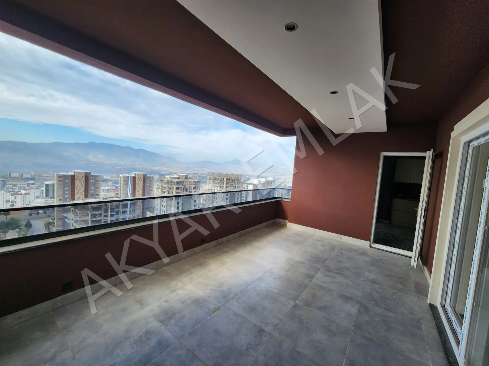 AKYAR EMLAK Hürriyet Mah. Yeni yapı Lüks 4+1 Daire Fırsatı — 13