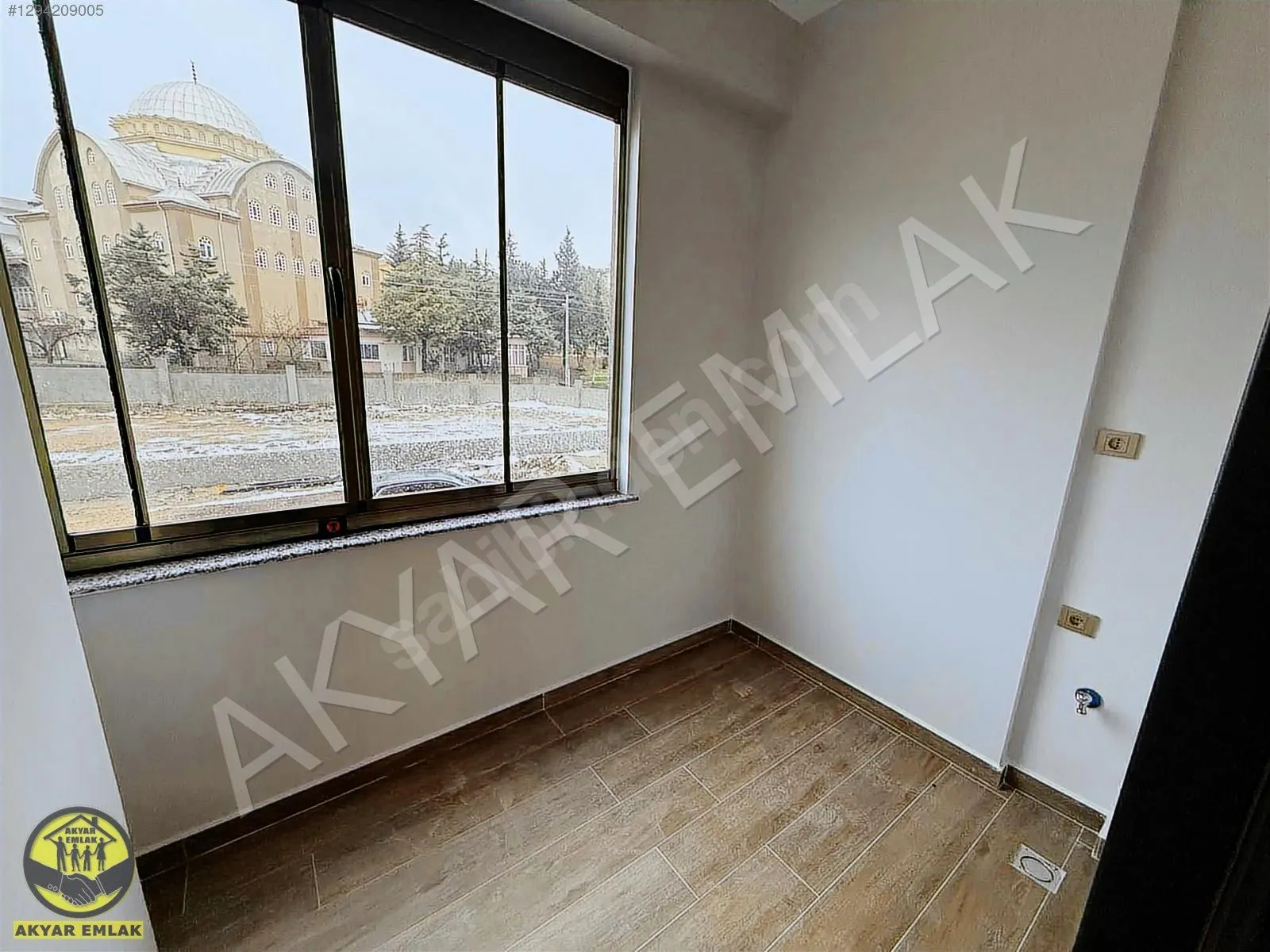 AAKYAR EMLAK'tan 5+1 SATILIK LÜKS DONANIMLI DAİRE — 18