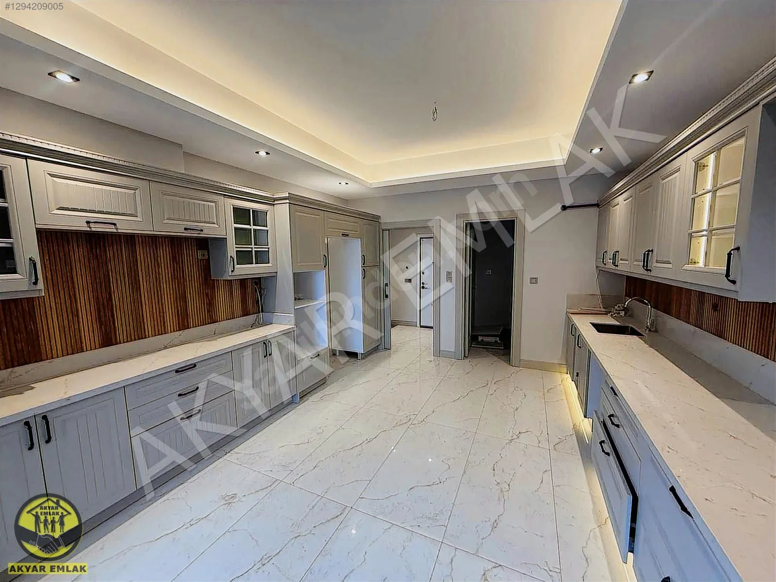 AAKYAR EMLAK'tan 5+1 SATILIK LÜKS DONANIMLI DAİRE — 8