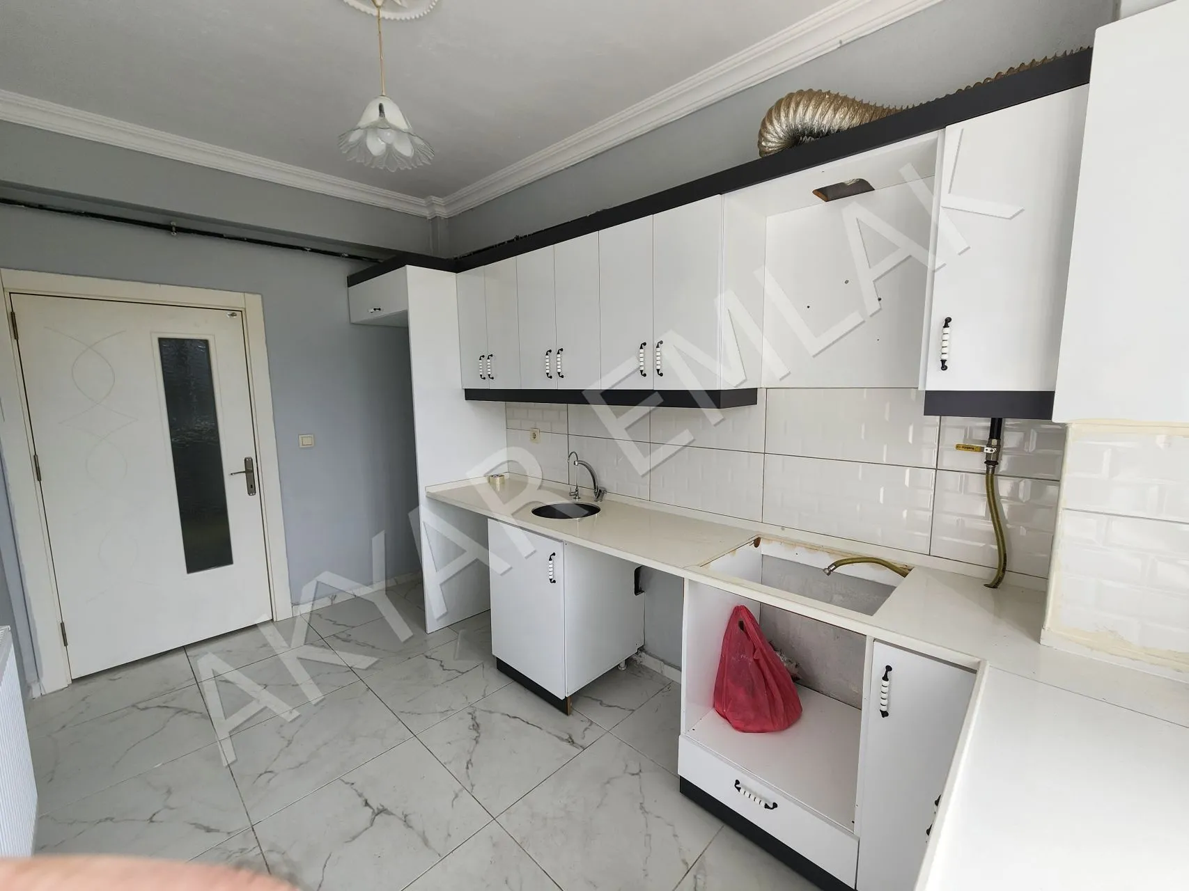 Akyar Emlak'tan pınarbaşı'nda 3+1 daire — 4