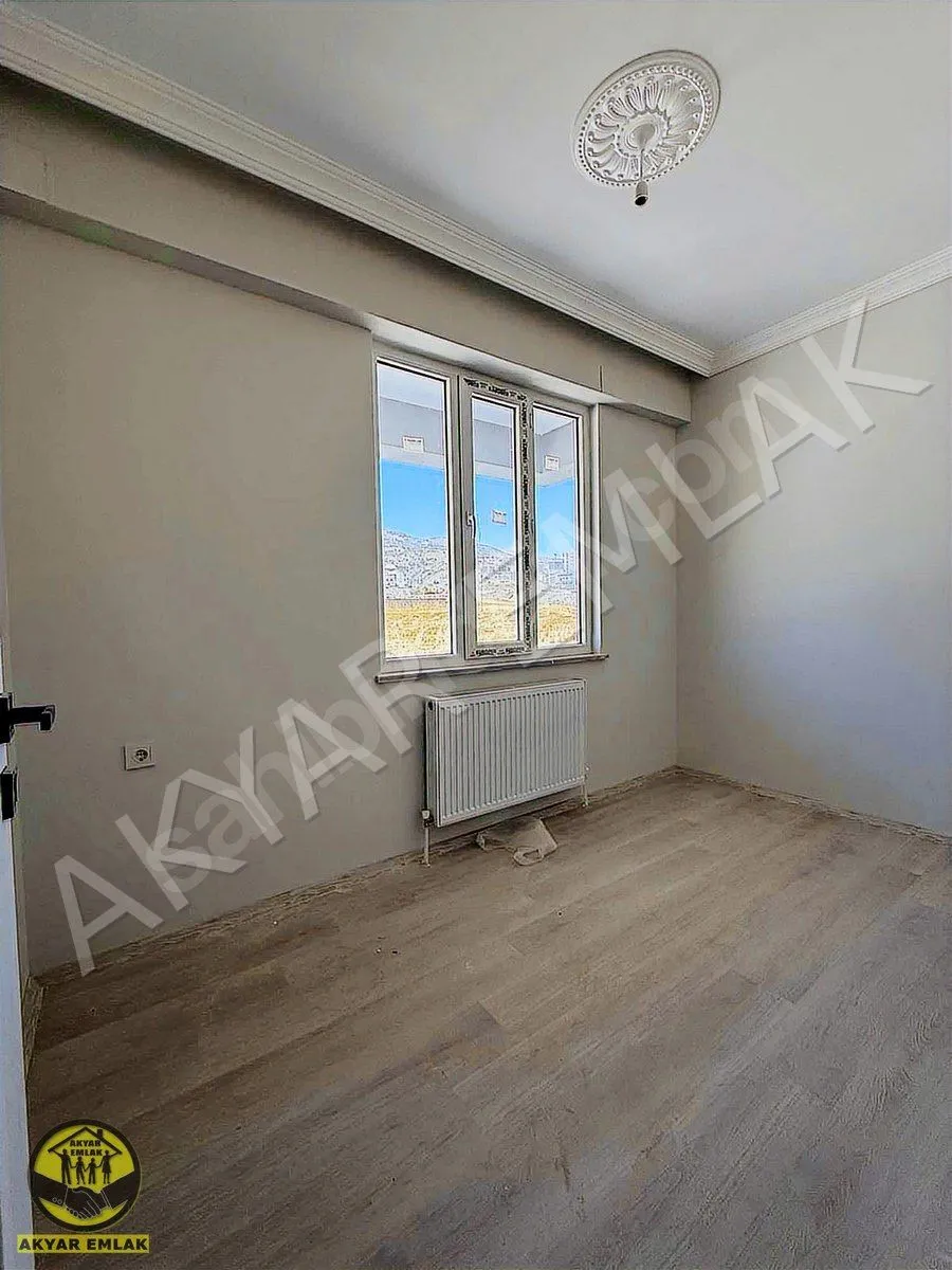 AKYAR EMLAKTAN YENİ YAPIM BAKIMLI FERAH GENİŞ 2+0 DAİRE — 6