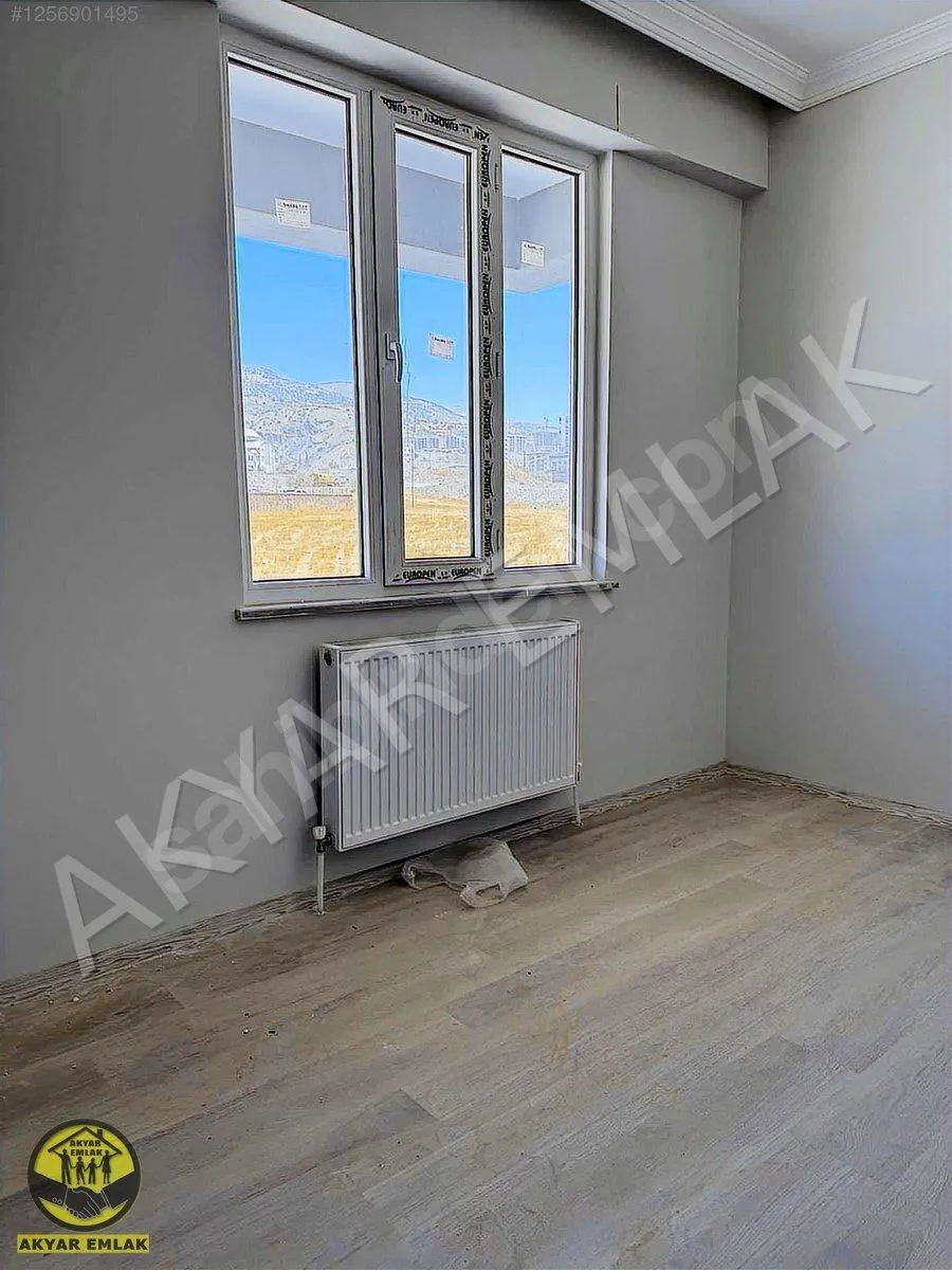 AKYAR EMLAKTAN YENİ YAPIM BAKIMLI FERAH GENİŞ 2+0 DAİRE — 7
