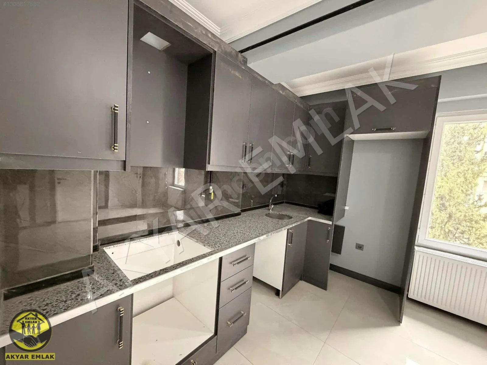 AKYAR EMLAKTAN MERKEZİ KONUM LÜKS YENİ YAPI 1+1 DAİRE — 17