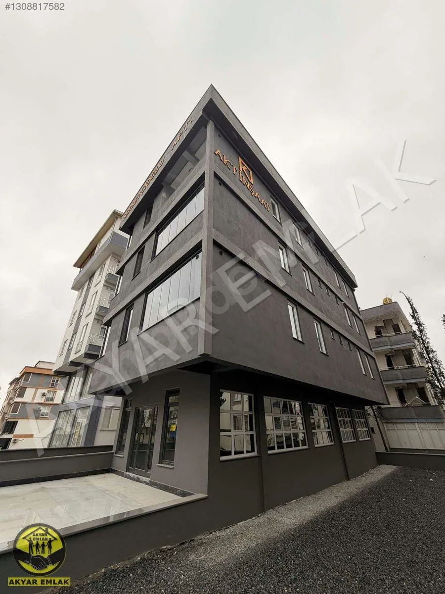 AKYAR EMLAKTAN MERKEZİ KONUM LÜKS YENİ YAPI 1+1 DAİRE — 3