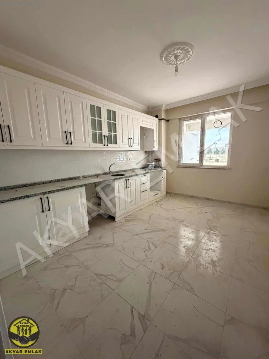 AKYAR EMLAK YENİ YAPI GENİŞ DÜZ GİRİŞ YAHYA KEMAL MAH — 20