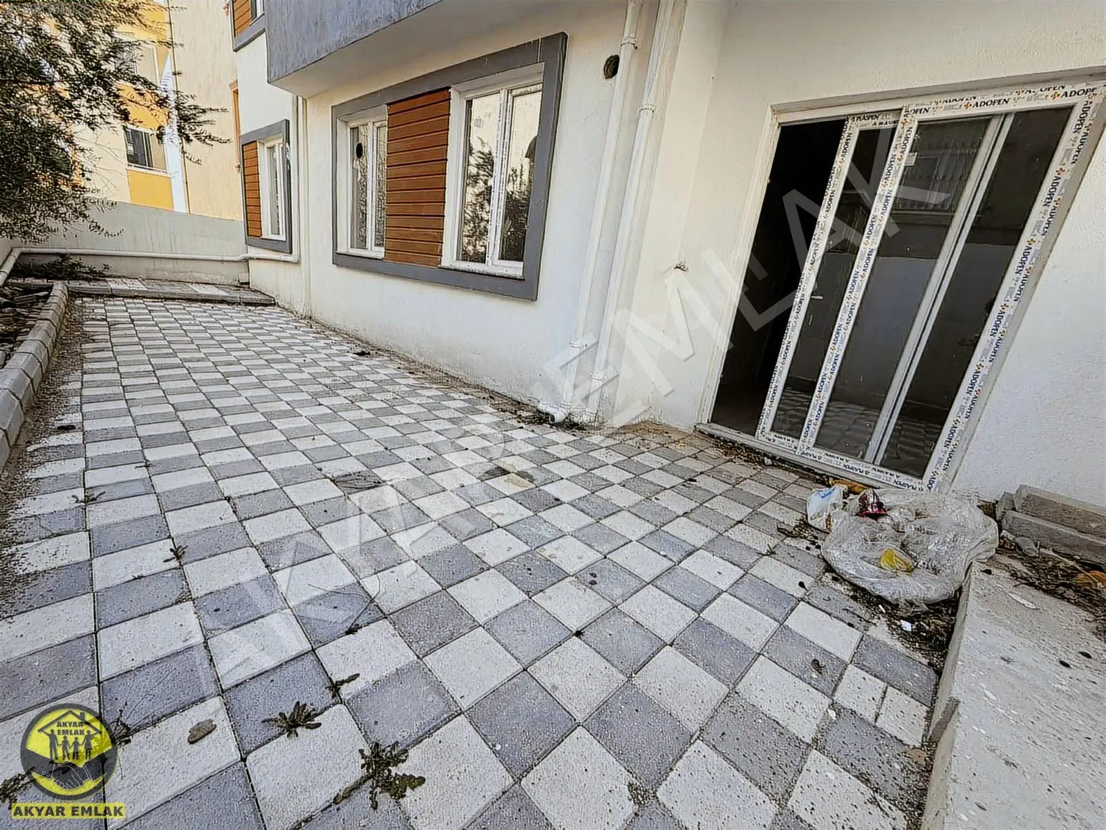 AKYAR EMLAKTAN BALLICA LÜKS BAHÇELİ DÜZ GİRİŞ GENİŞ 2+0 DAİRE — 20