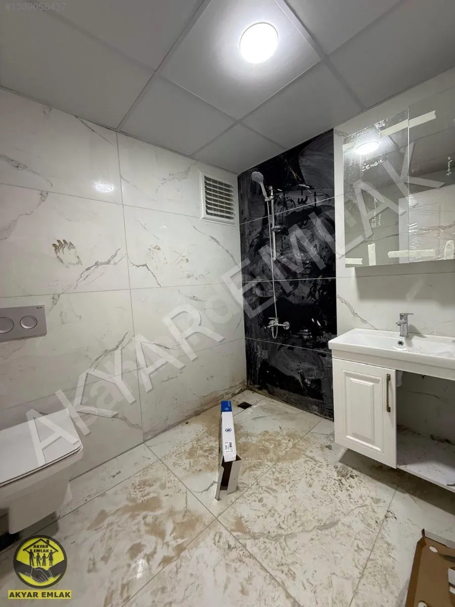 AKYAR EMLAK'DAN RASIM ÖZDENÖREN MAHALLESİ YENİ YAPI LÜKS FERAH 4+1 DAİRE — 5