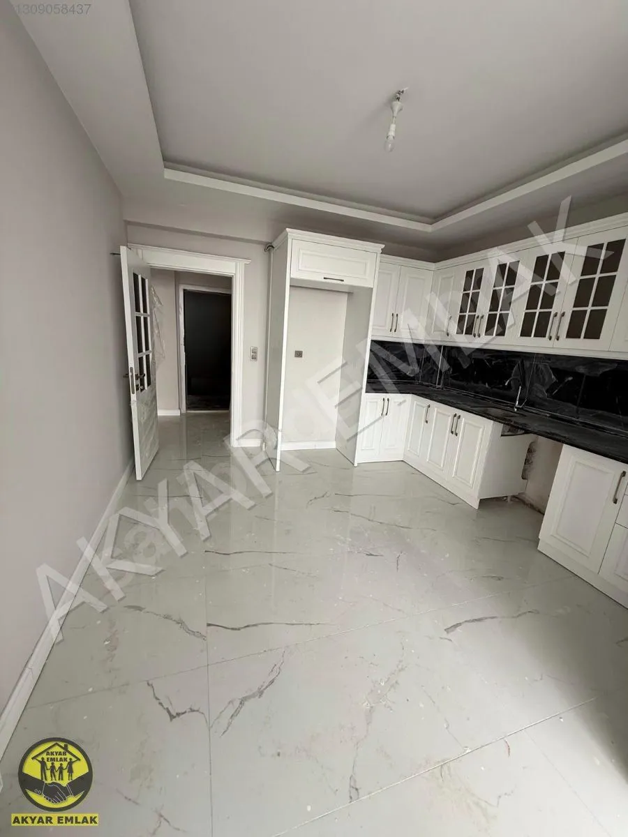 AKYAR EMLAK'DAN RASIM ÖZDENÖREN MAHALLESİ YENİ YAPI LÜKS FERAH 4+1 DAİRE — 4
