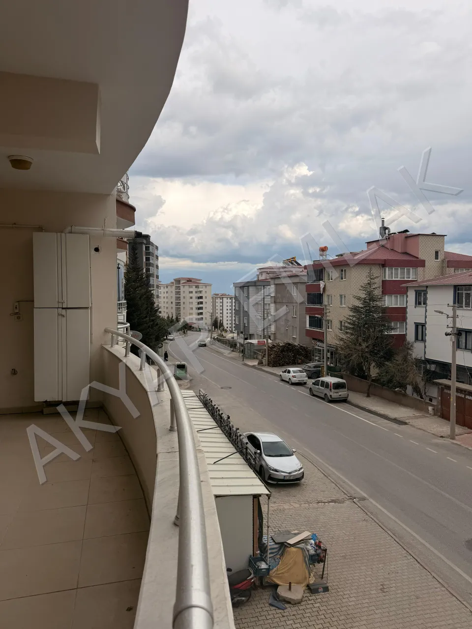 Akyar Emlak'tan Hürriyet Mahallesi'nde ana cadde üzeri 4+1 daire — 21