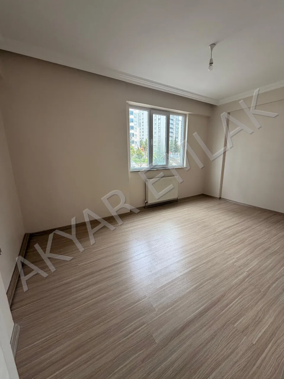 Akyar Emlak'tan Hürriyet Mahallesi'nde ana cadde üzeri 4+1 daire — 23