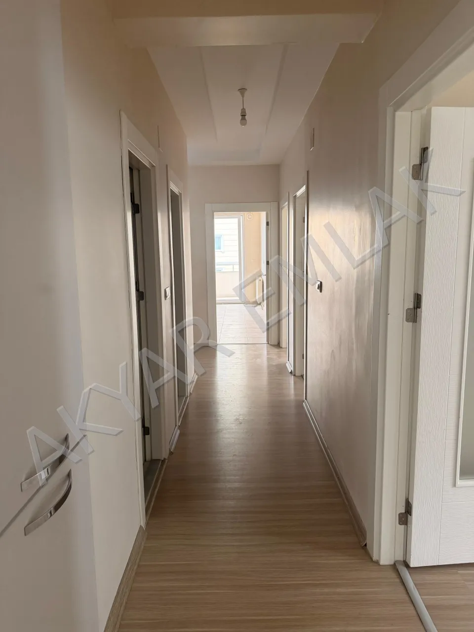 Akyar Emlak'tan Hürriyet Mahallesi'nde ana cadde üzeri 4+1 daire — 11