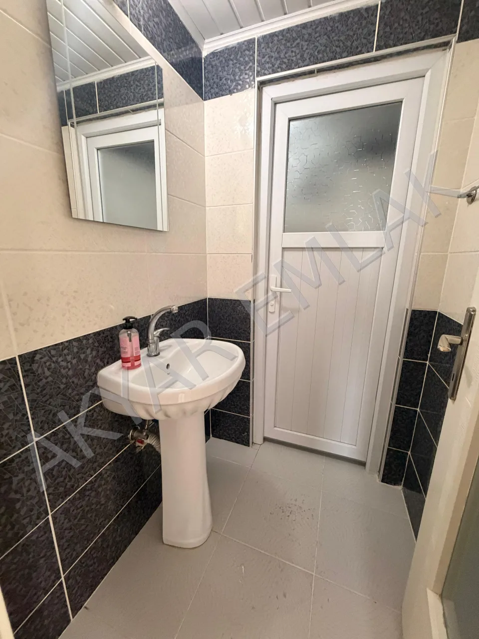 Akyar Emlak'tan Hürriyet Mahallesi'nde ana cadde üzeri 4+1 daire — 16