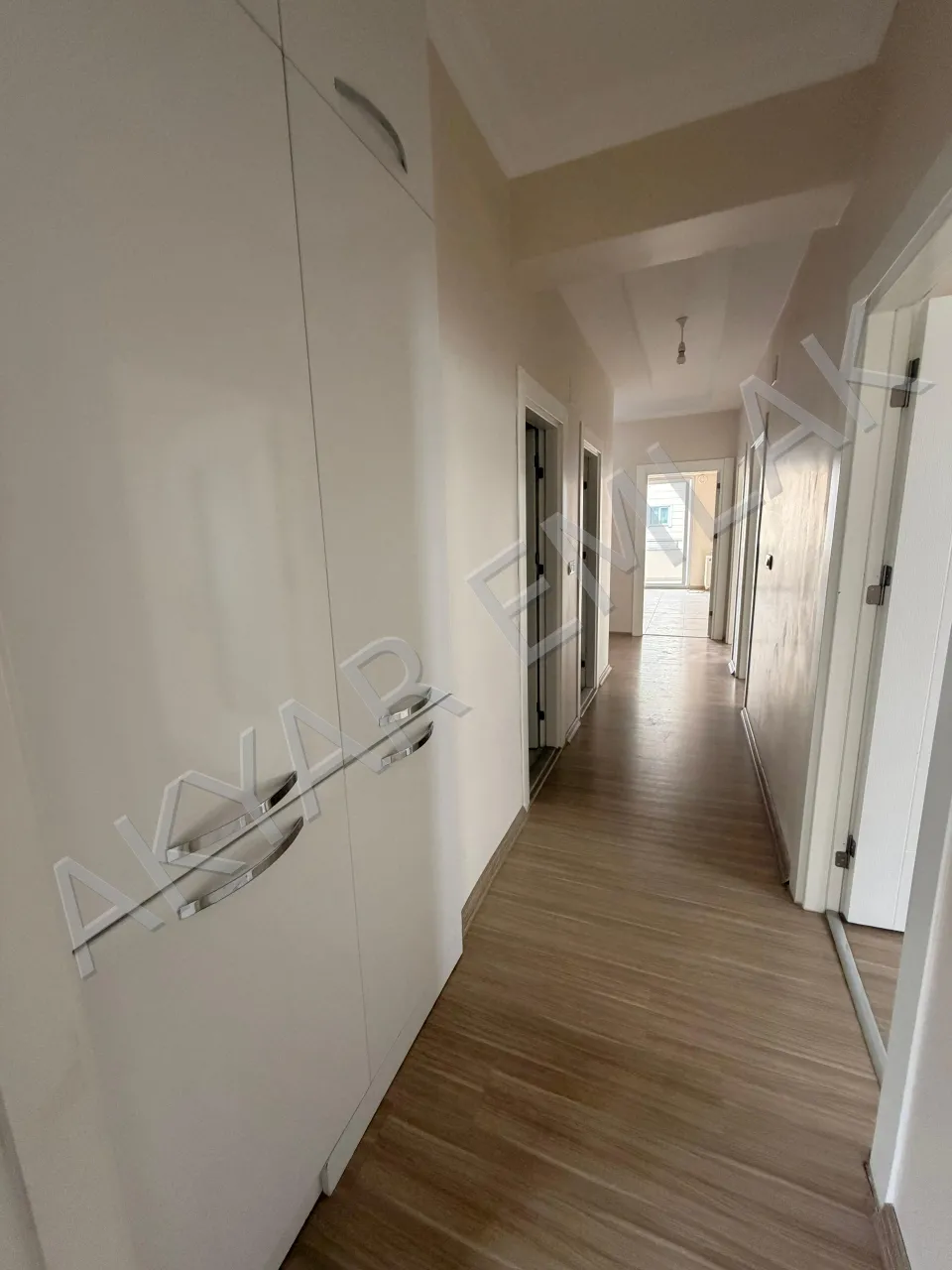 Akyar Emlak'tan Hürriyet Mahallesi'nde ana cadde üzeri 4+1 daire — 14