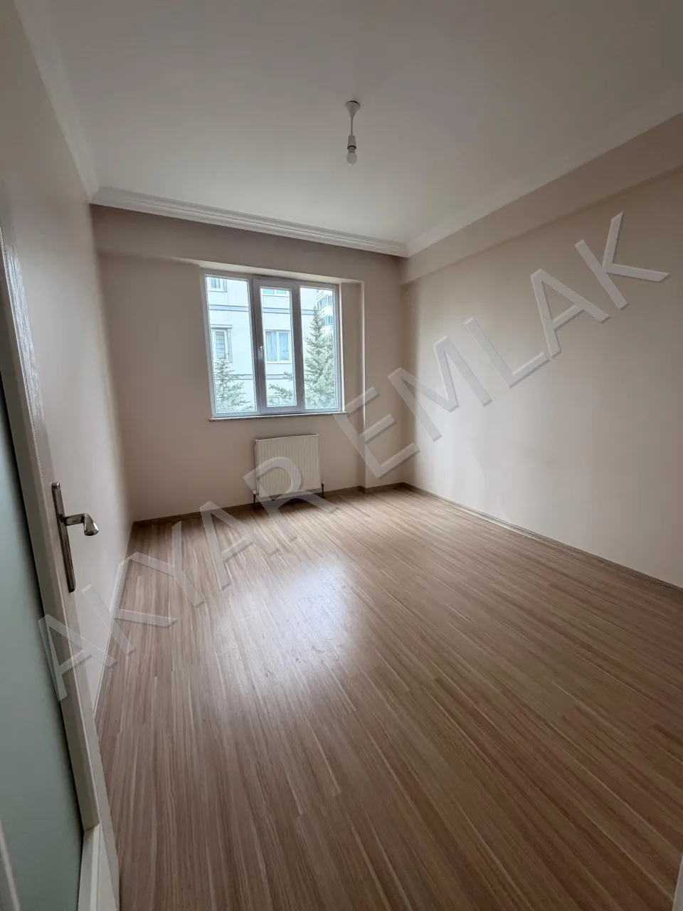 Akyar Emlak'tan Hürriyet Mahallesi'nde ana cadde üzeri 4+1 daire — 10