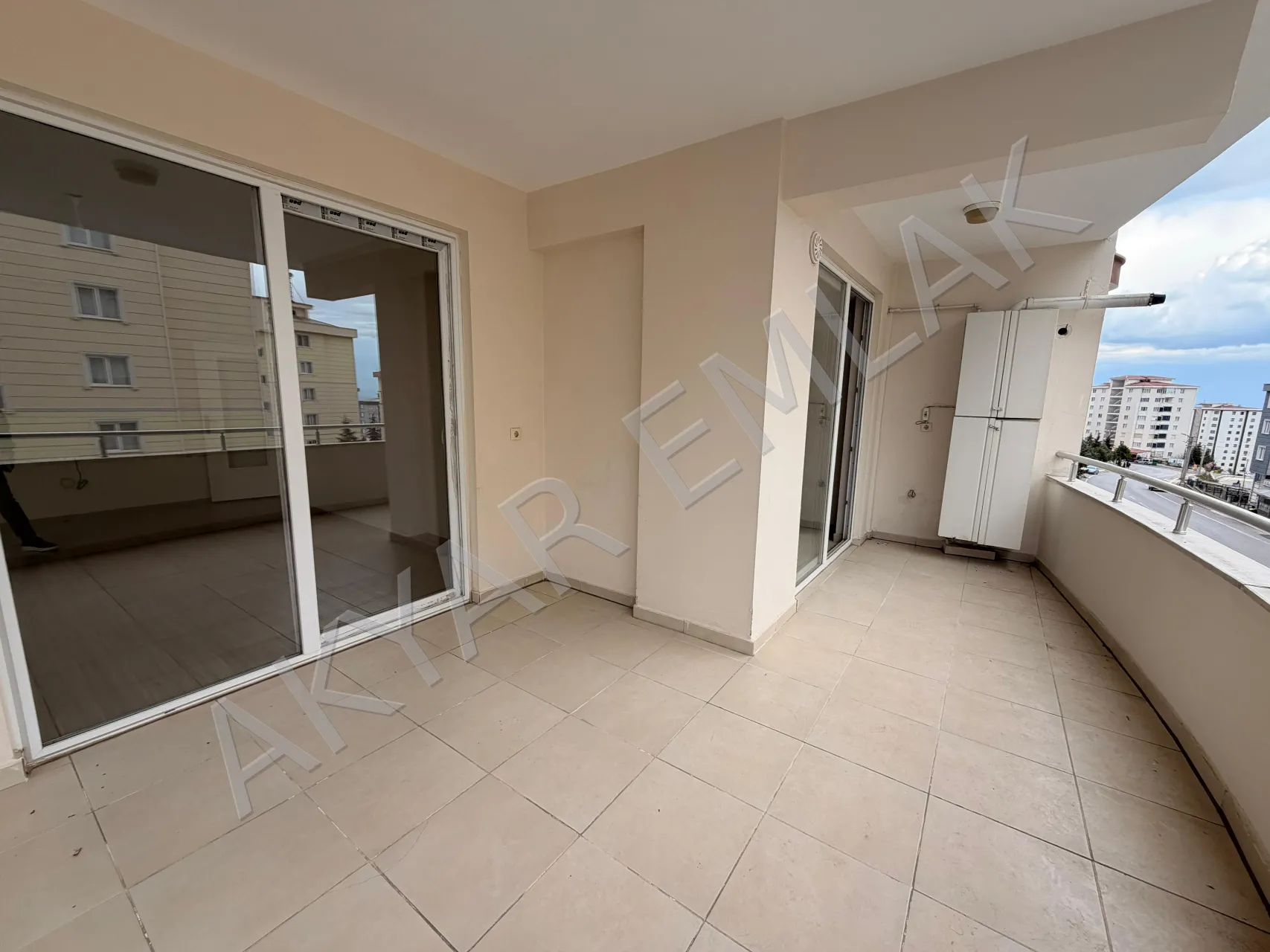 Akyar Emlak'tan Hürriyet Mahallesi'nde ana cadde üzeri 4+1 daire — 18