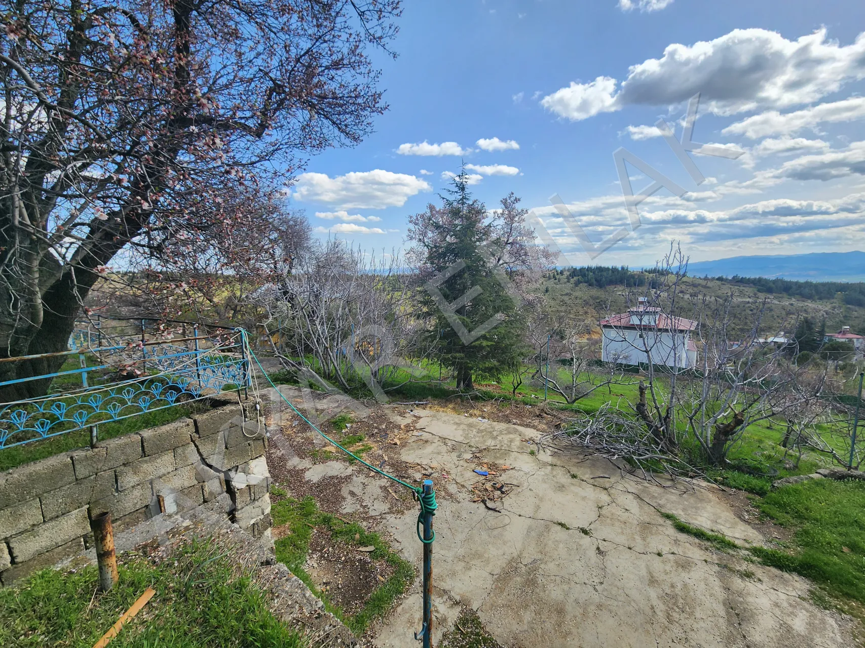 AKYAR EMLAK | KANDIL MEVKİİ’NDE MANZARALI SATILIK BAĞ YERİ — 34