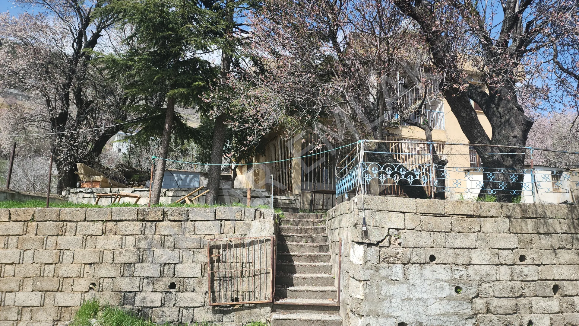 AKYAR EMLAK | KANDIL MEVKİİ’NDE MANZARALI SATILIK BAĞ YERİ — 44