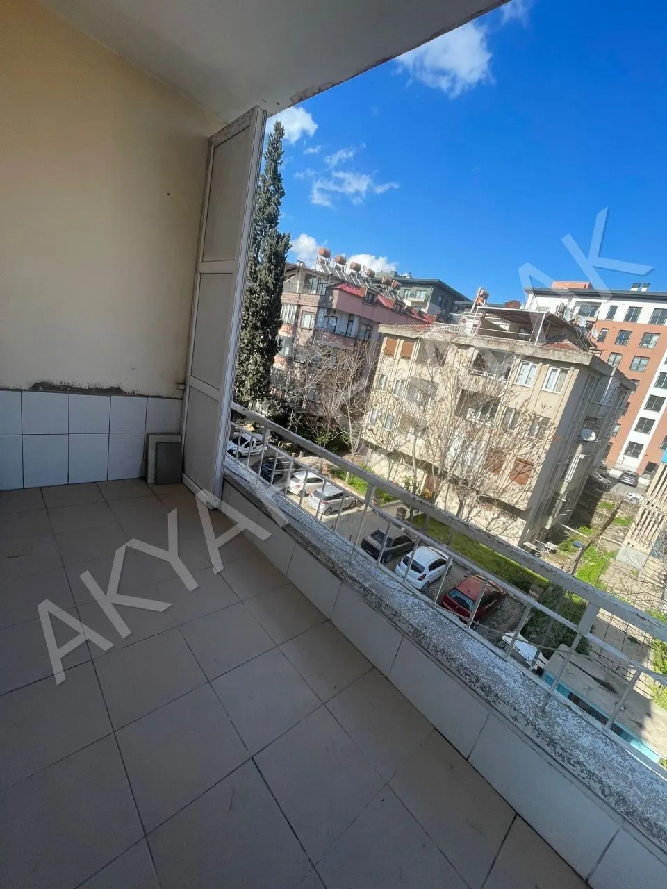 Akyar Emlak’tan çarşı merkezde geniş 2+1 — 15