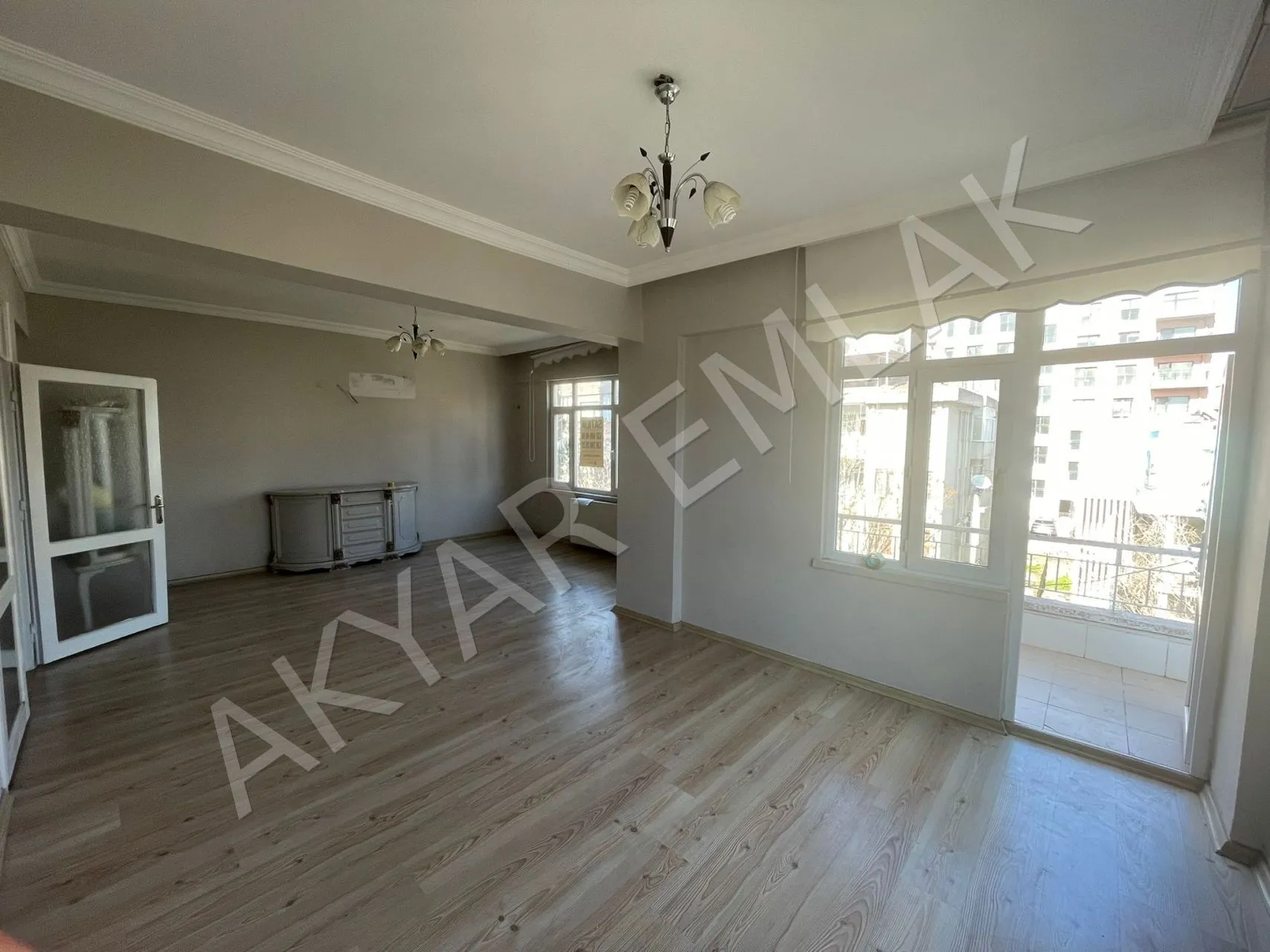 Akyar Emlak’tan çarşı merkezde geniş 2+1 — 7