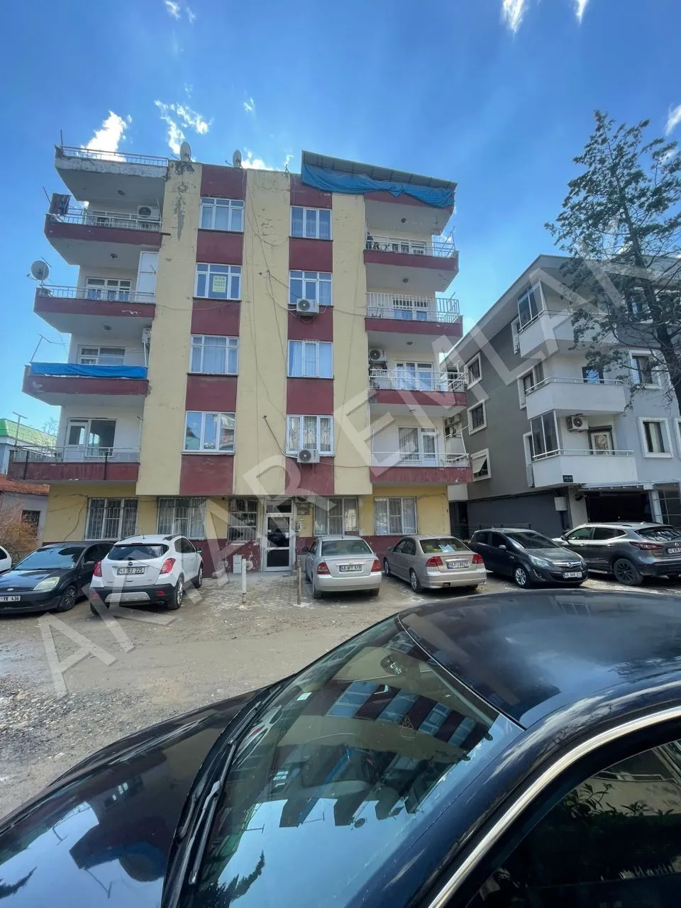 Akyar Emlak’tan çarşı merkezde geniş 2+1