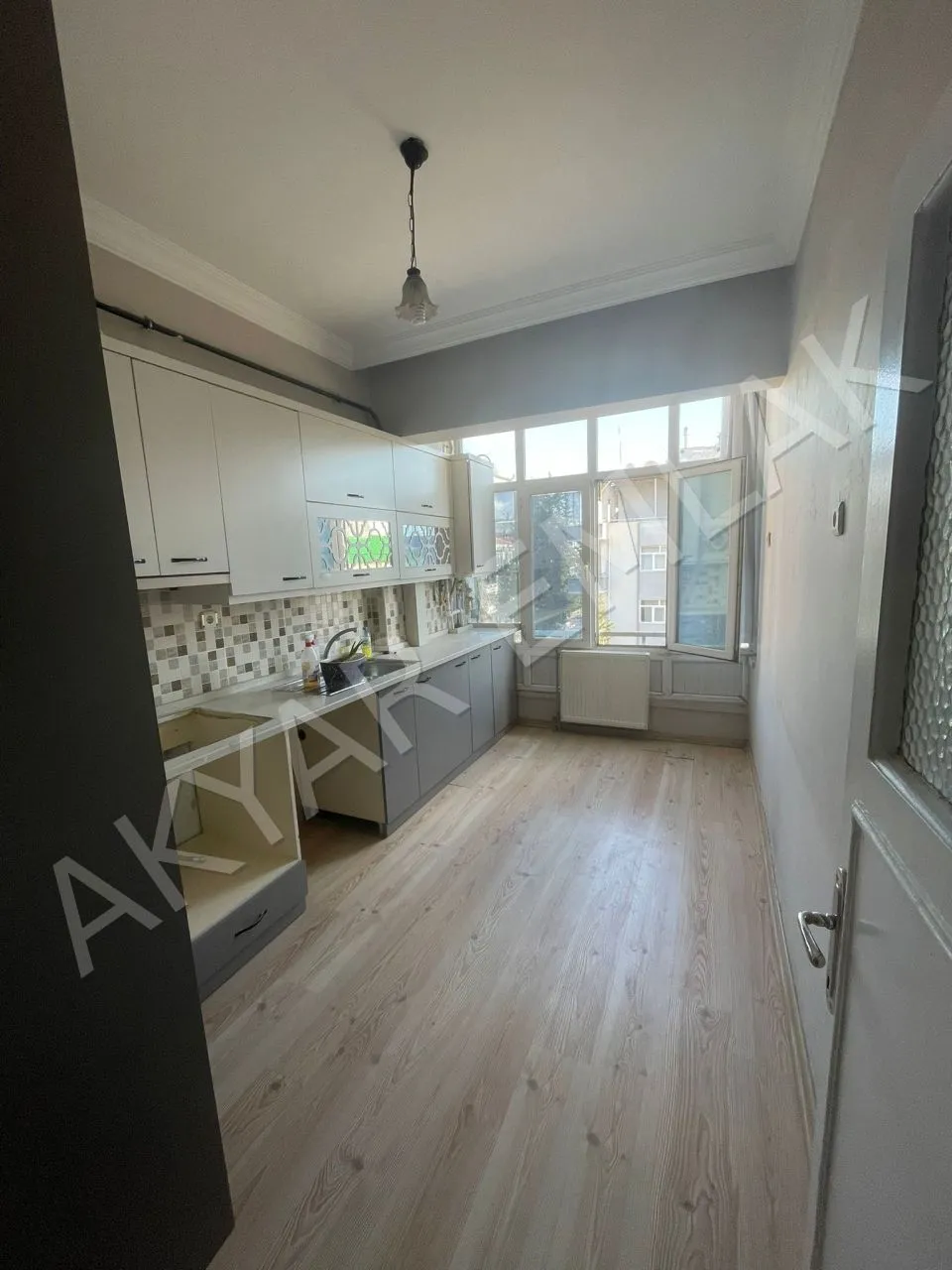 Akyar Emlak’tan çarşı merkezde geniş 2+1 — 9