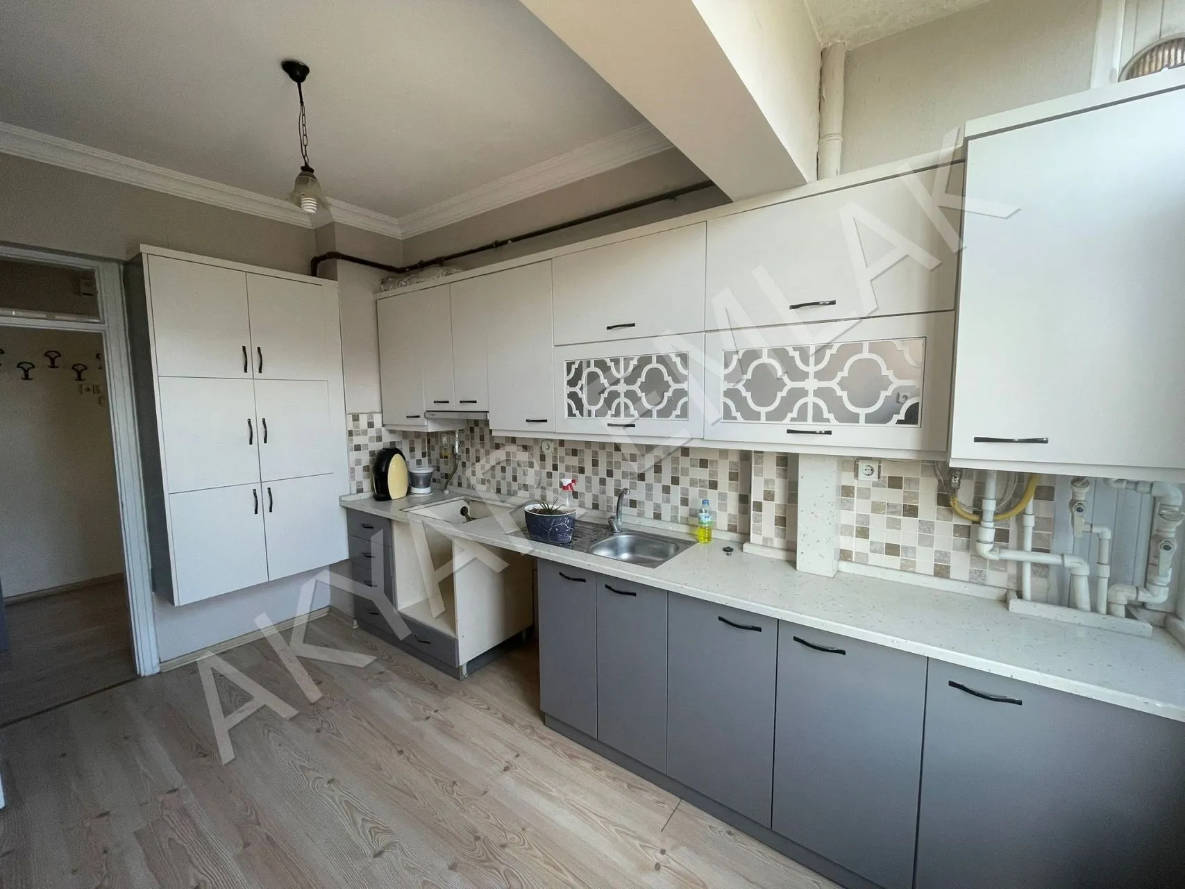 Akyar Emlak’tan çarşı merkezde geniş 2+1 — 3