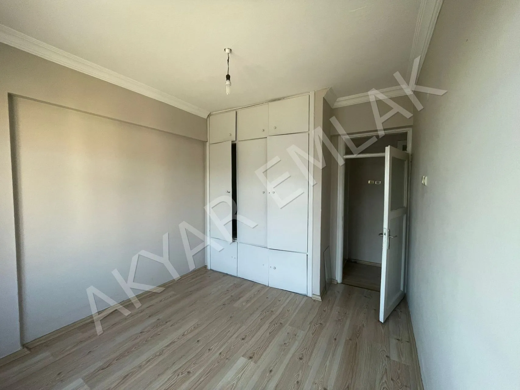 Akyar Emlak’tan çarşı merkezde geniş 2+1 — 4