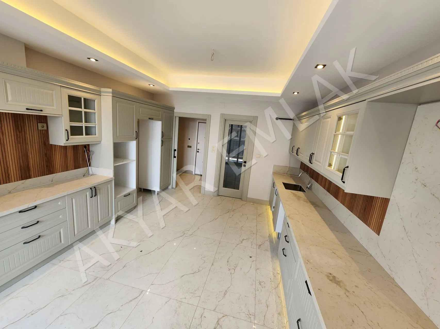 AKYAR EMLAK'DAN LÜKS YAPI 5+1 DAİRE YENİ YAPI — 5