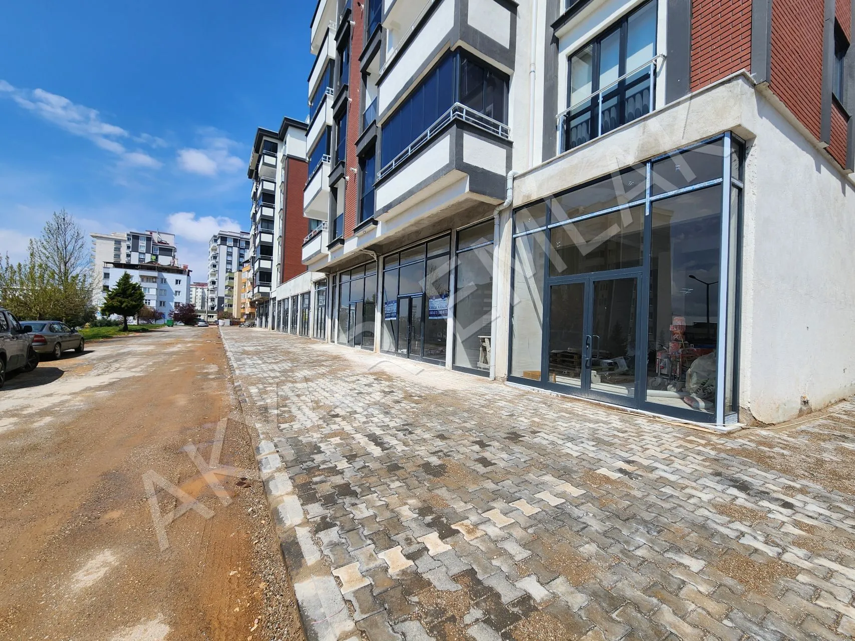 AKYAR EMLAK SELÇUKLU MAH. ANA CADDE DÜKKANLAR ACİL — 3