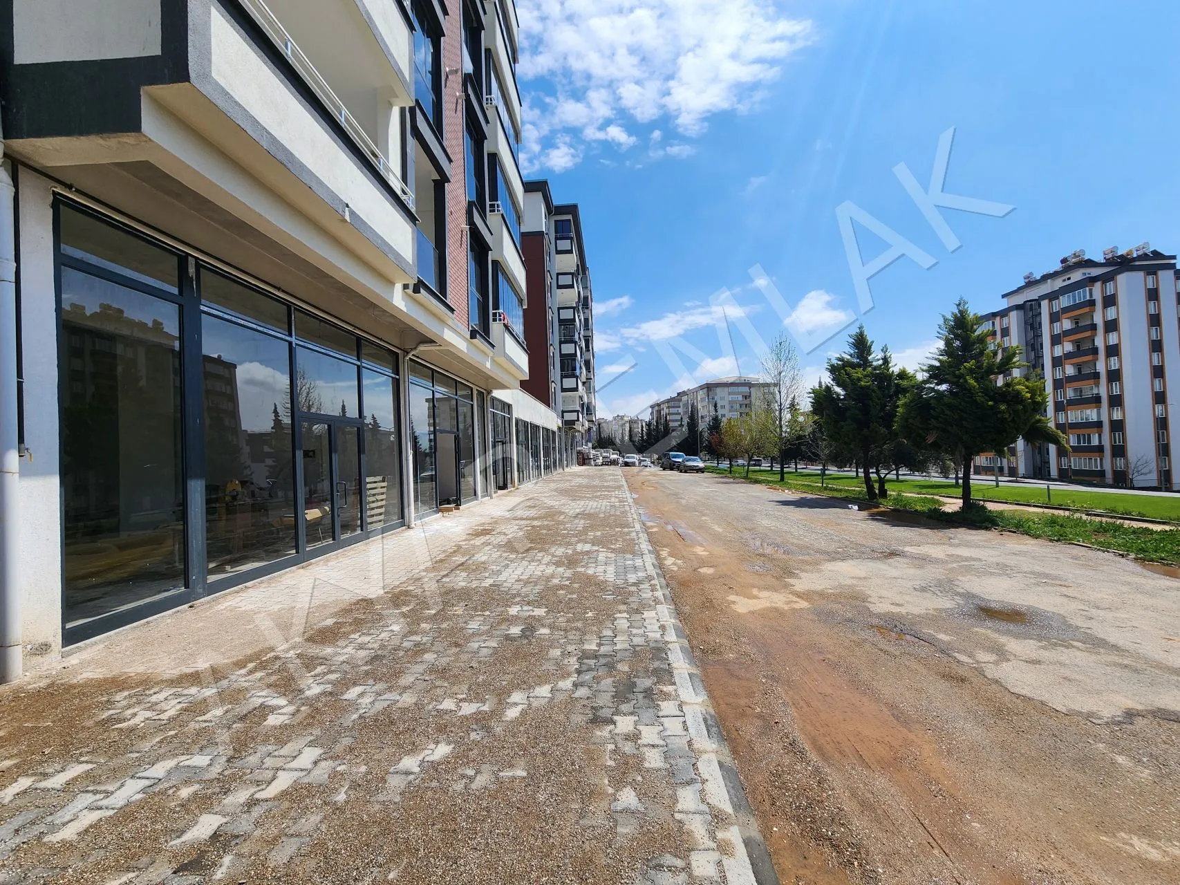 AKYAR EMLAK SELÇUKLU MAH. ANA CADDE DÜKKANLAR ACİL — 2