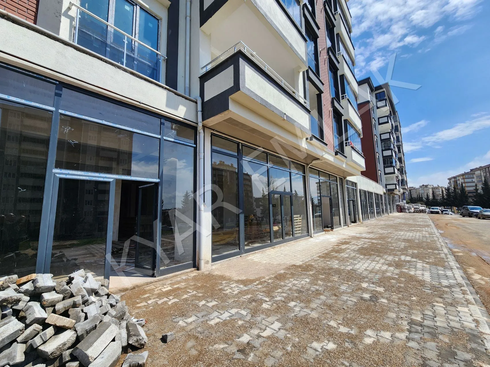 AKYAR EMLAK SELÇUKLU MAH. ANA CADDE DÜKKANLAR ACİL — 9