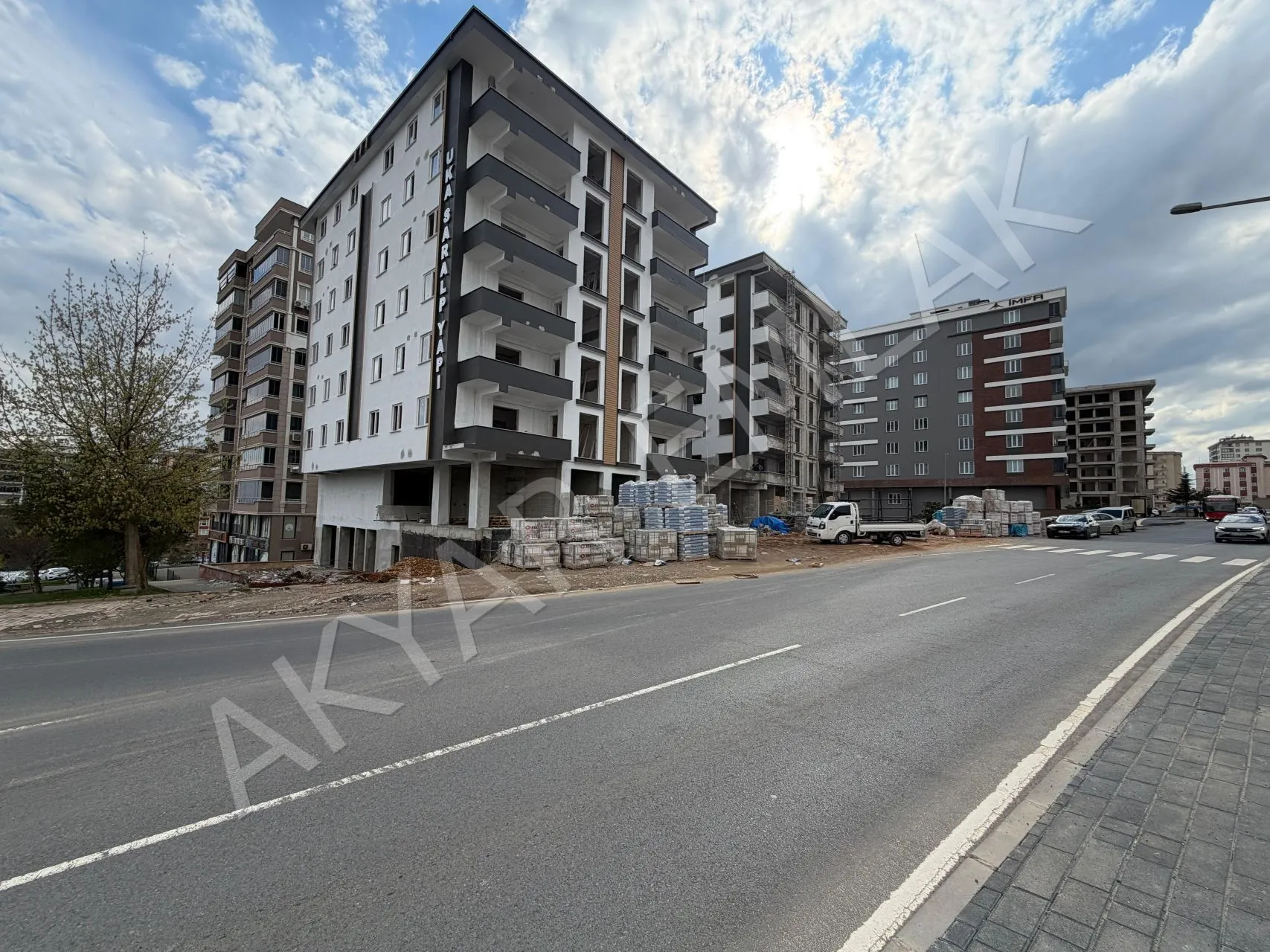 AKYAR EMLAK'DAN YAPIMI DEVAM EDEN 2+1 DAİRELER