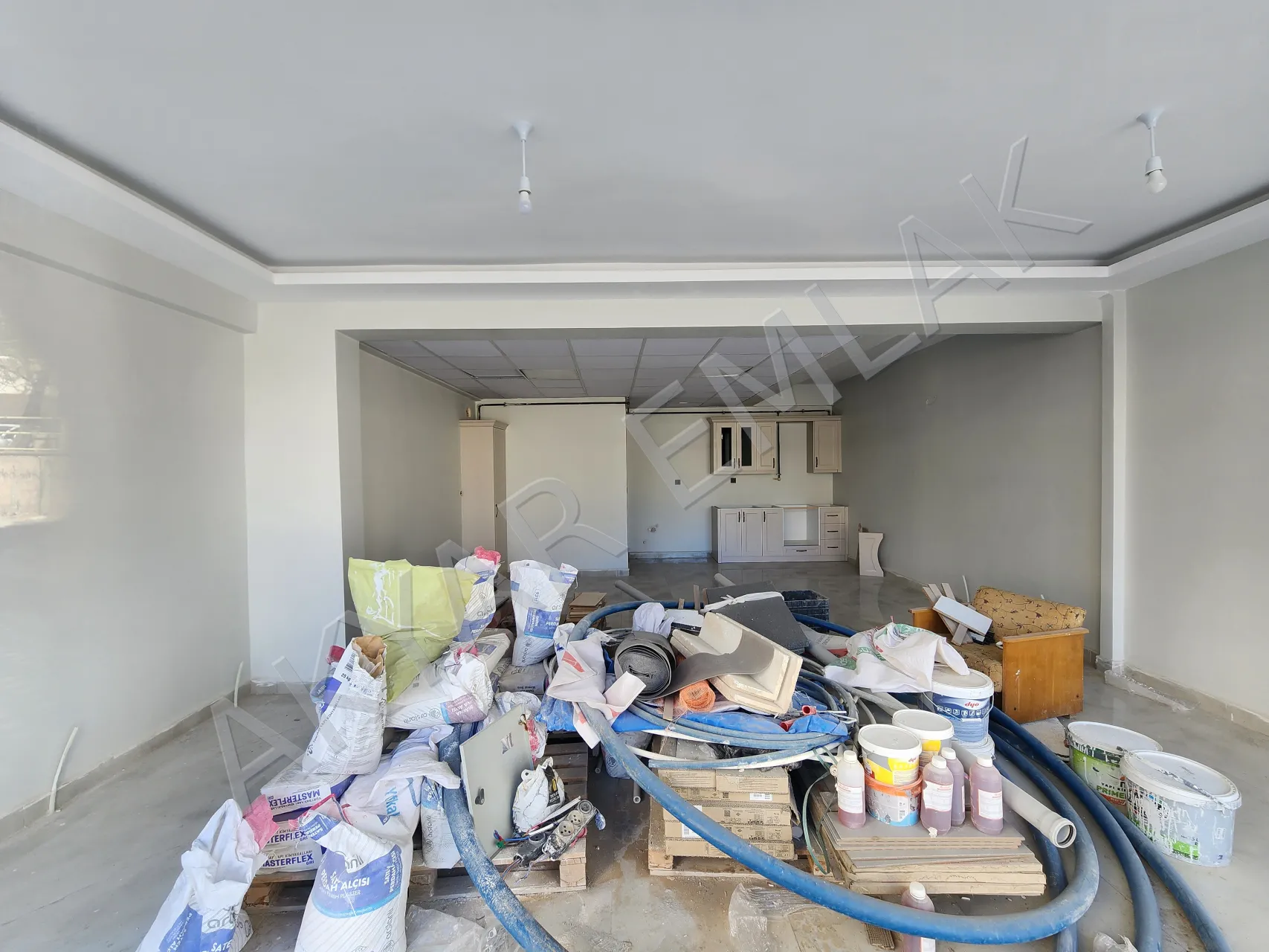 AKYAR EMLAK SELÇUKLU MAH. 60 M2 DÜKKAN — 2