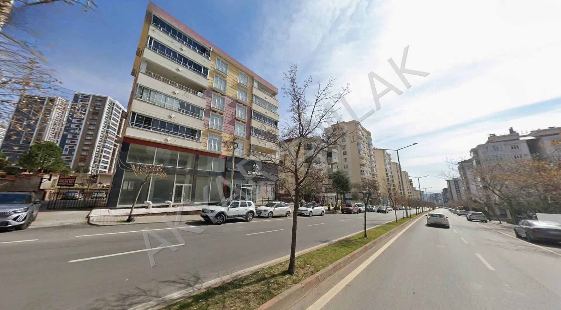 AKYAR EMLAK HAYDAR MAH. BARBAROS CAD. 3 KATLI DÜKKAN FIRSAT — 2