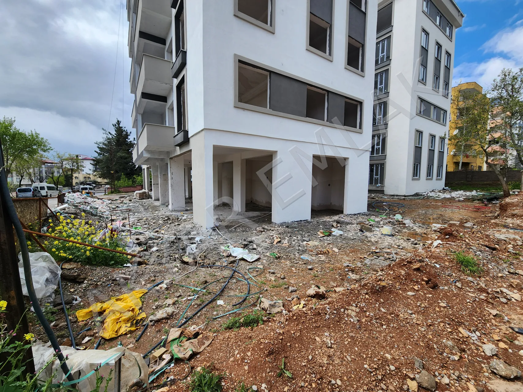AKYAR EMLAK’TAN FATİH MAHALLESİ’NDE SATILIK DÜKKANLAR — 2