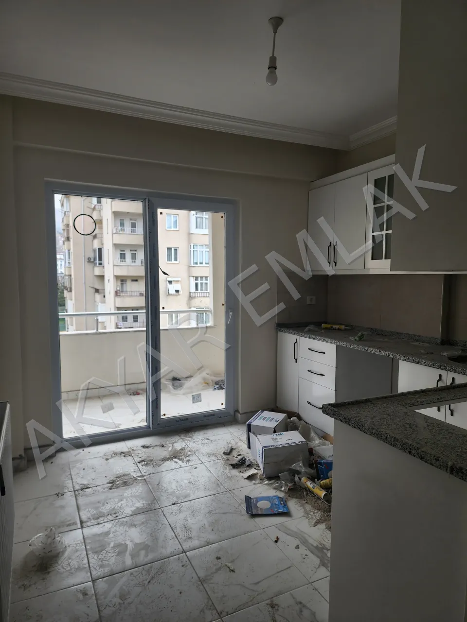 AKYAR EMLAK’TAN ABDÜLHAMİTHAN MAHALLESİ’NDE SATILIK 3+1 DAİRE — 26