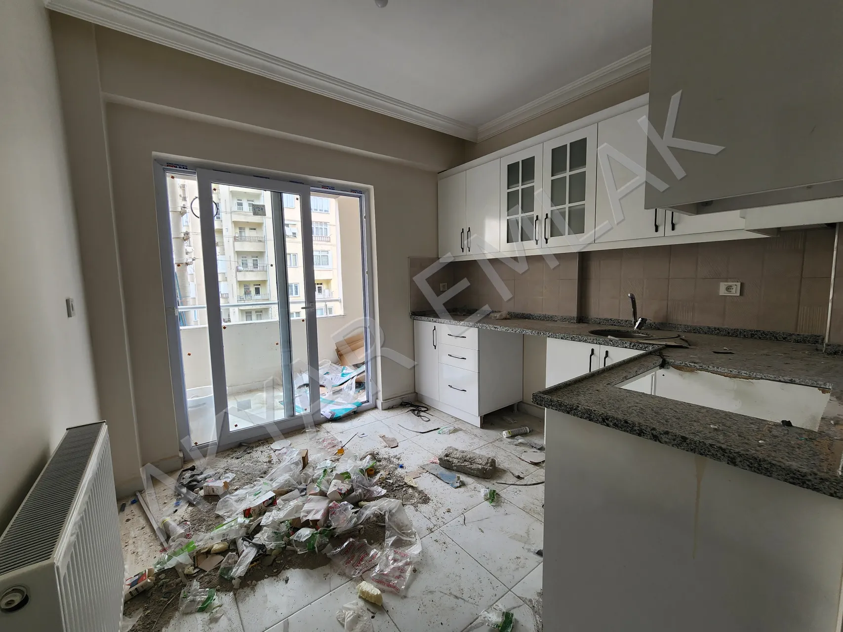 AKYAR EMLAK’TAN ABDÜLHAMİTHAN MAHALLESİ’NDE SATILIK 3+1 DAİRE — 14