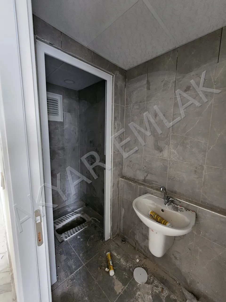 AKYAR EMLAK’TAN ABDÜLHAMİTHAN MAHALLESİ’NDE SATILIK 3+1 DAİRE — 25