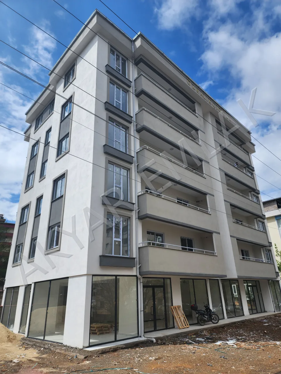 AKYAR EMLAK’TAN ABDÜLHAMİTHAN MAHALLESİ’NDE SATILIK 3+1 DAİRE — 12