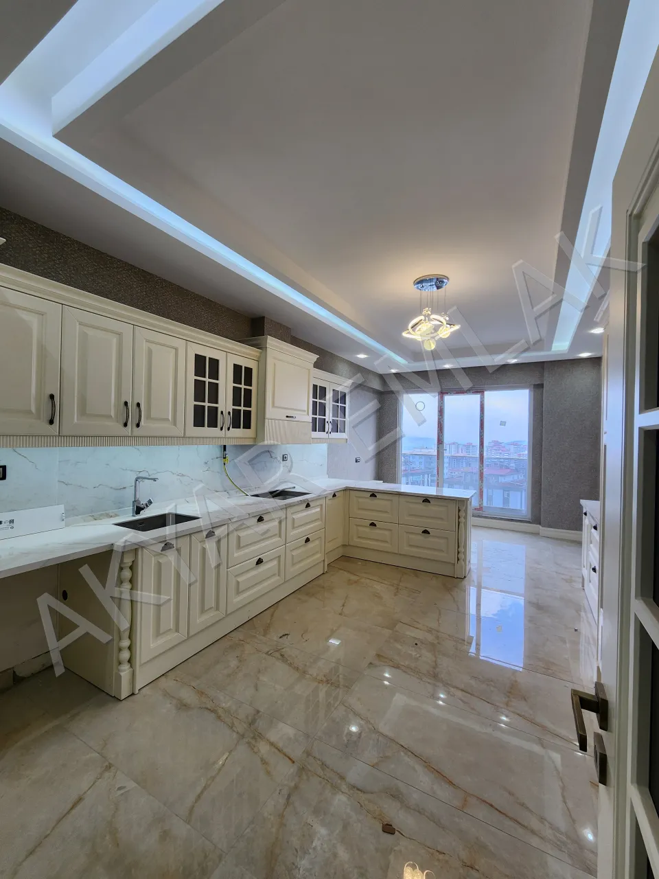 AKYAR EMLAK'DAN 5+1 LÜKS 260m² GENİŞ DAİRE — 46